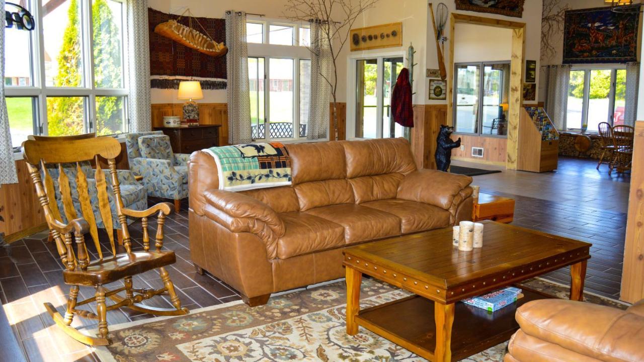 Cedar Hill Lodge Saint Ignace Exterior foto