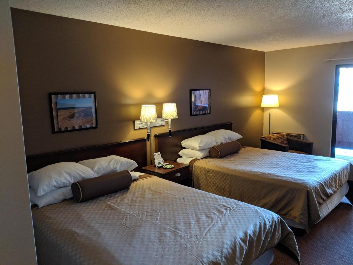 Cedar Hill Lodge Saint Ignace Exterior foto