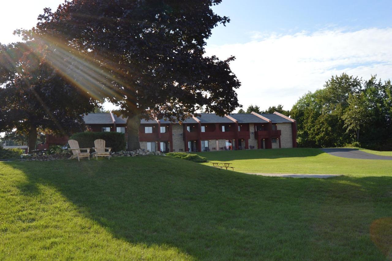 Cedar Hill Lodge Saint Ignace Exterior foto